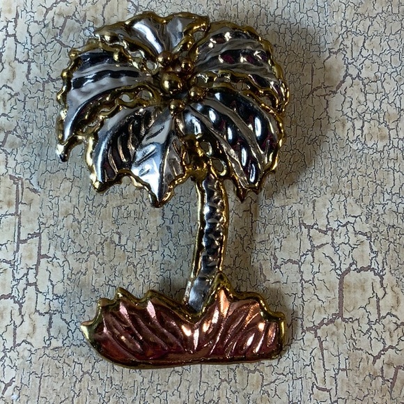 Palm Tree Scarf Clip/Brooch Pin - Picture 2 of 7